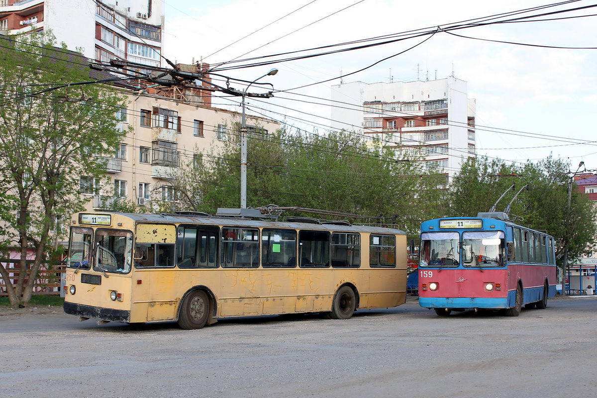 Yoshkar-Ola, ZiU-682G [G00] č. 250; Yoshkar-Ola, ZiU-682V č. 159