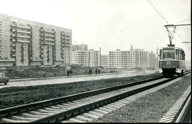 Старый Оскол, 71-605 (КТМ-5М3) № 20; Старый Оскол — Исторические фотографии [1976-2003]; Старый Оскол — Трамвайная сеть и инфраструктура