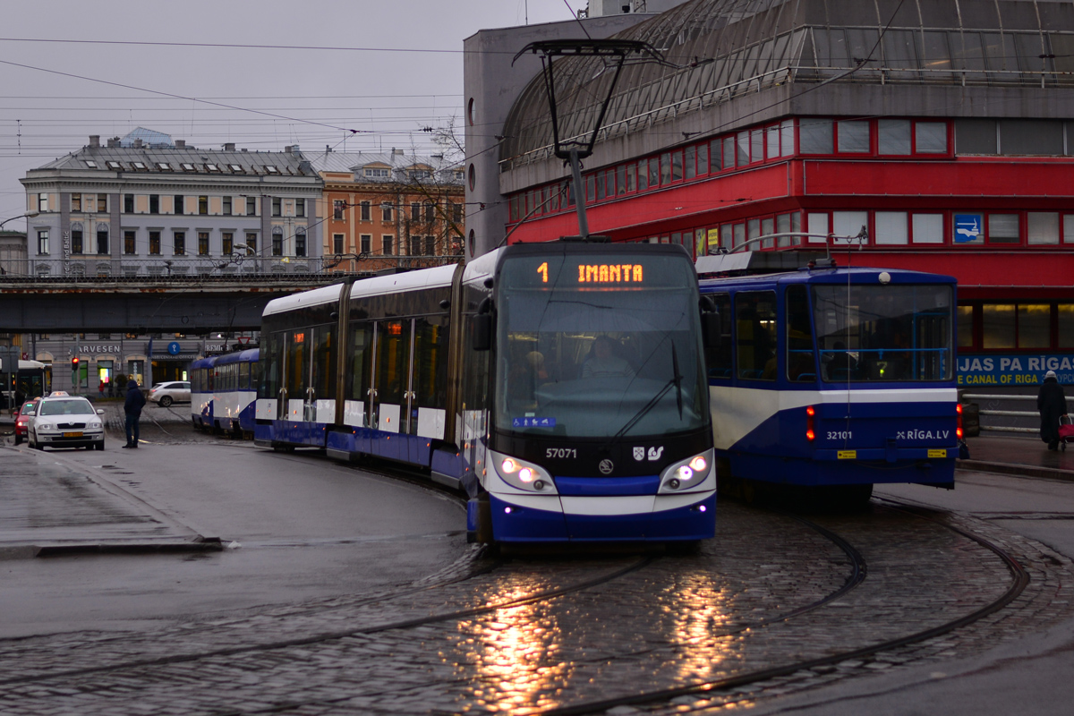Рига, Škoda 15T ForCity Alfa Riga № 57071
