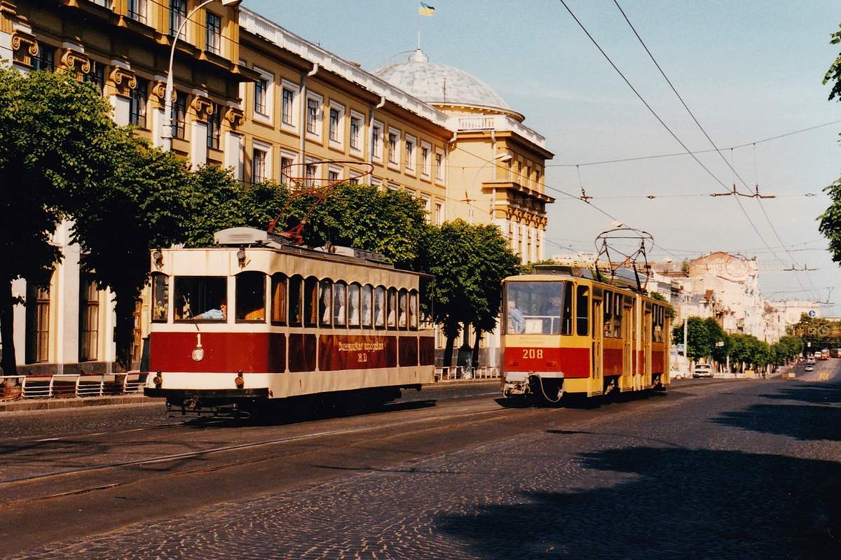 Винница, Двухосный моторный вагон № 1; Винница, Tatra KT4SU № 208; Винница — Старые фотографии