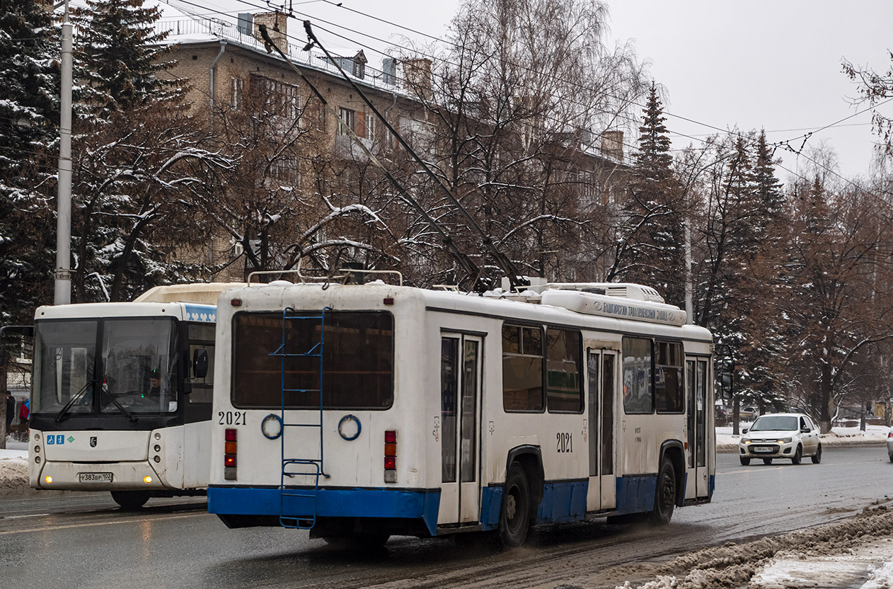 Уфа, БТЗ-52761Т № 2021