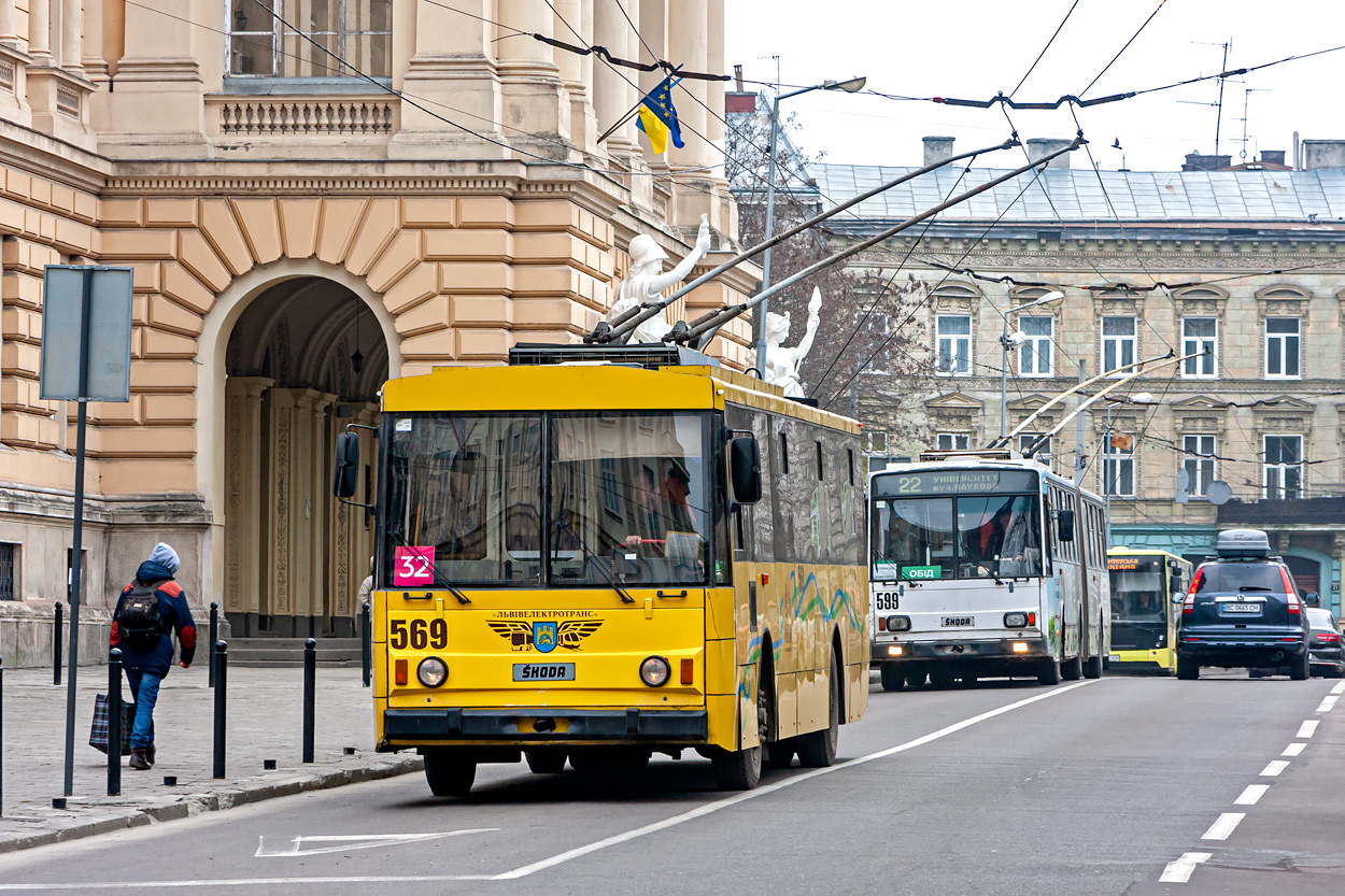 Lviv, Škoda 14Tr89/6 # 569