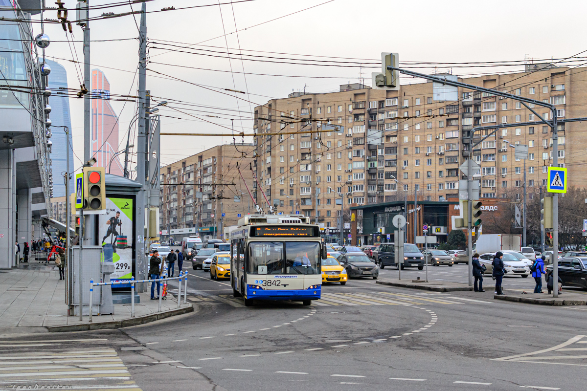 Москва, СВАРЗ-МАЗ-6235.00 № 3842