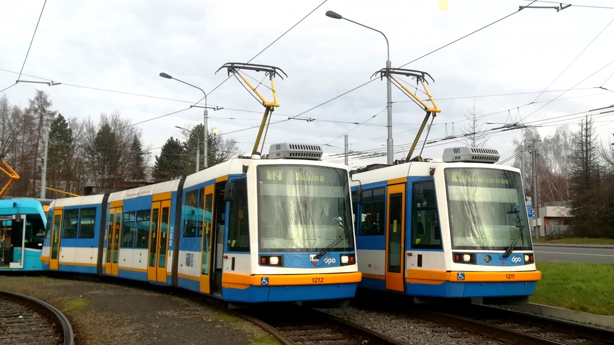 Ostrava, Škoda 03T4 Astra Nr. 1211; Ostrava, Škoda 03T5 Astra/Anitra Nr. 1212