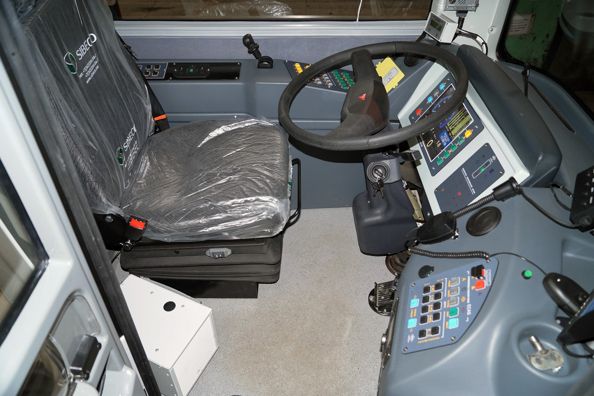 Новокузнецк, УТТЗ-6241-10-02 «Горожанин» № 142