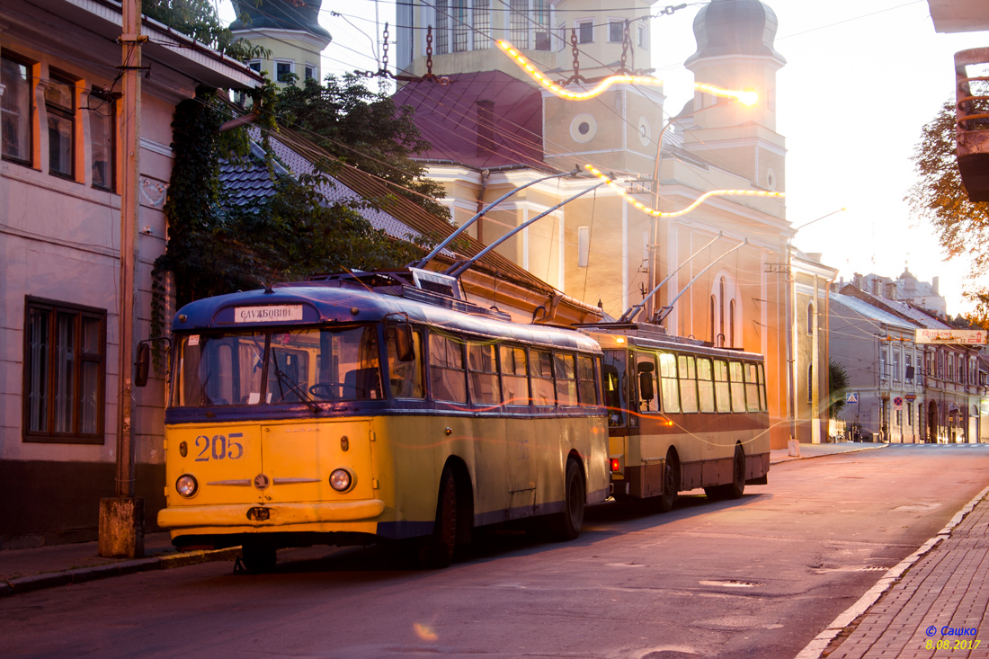 Черновцы, Škoda 9TrH25 № 205
