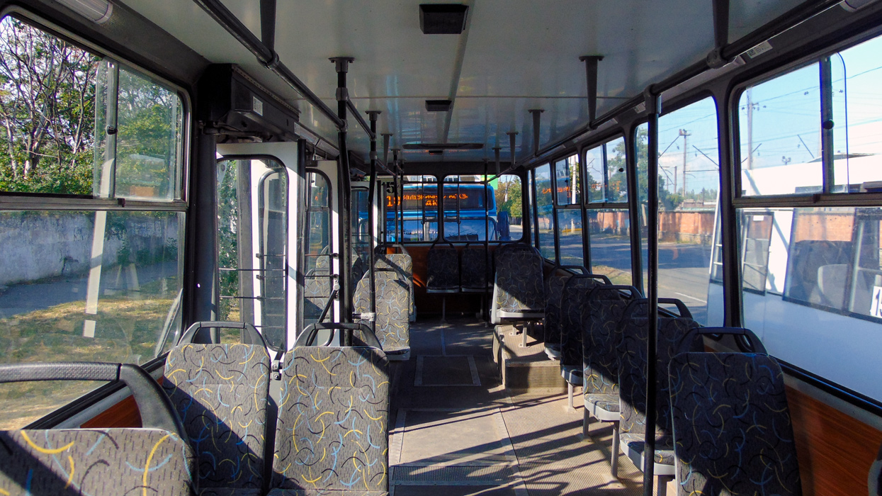 Мариуполь, ЮМЗ Т2 № 1811