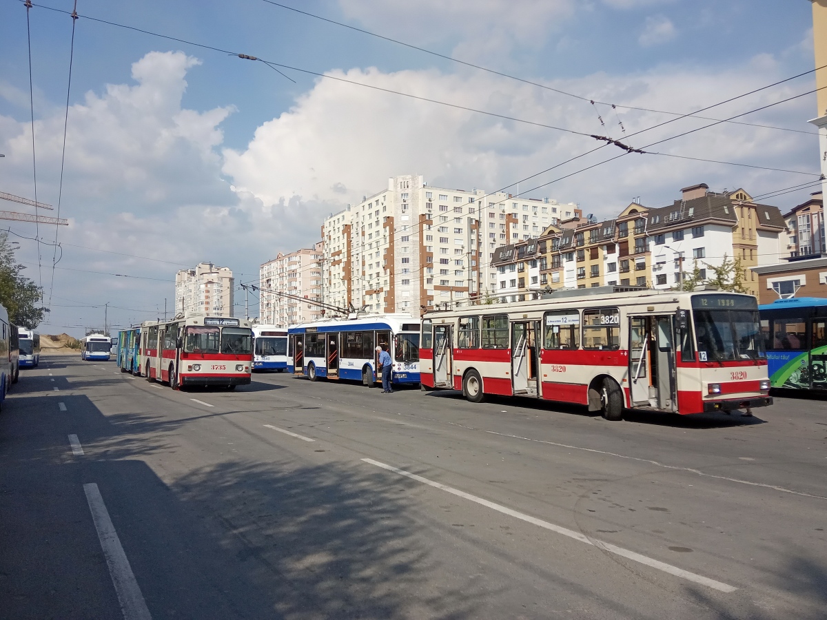 Кишинёв, Škoda 14TrDT/6M № 3820; Кишинёв, ЗиУ-682В10 № 3735