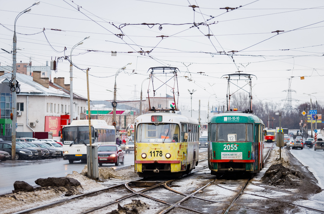 Ijevsk, Tatra T3K N°. 1178; Ijevsk, Tatra T3SU mod. Izhevsk N°. 2055
