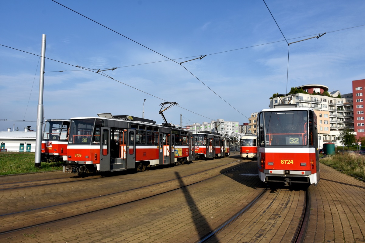 Прага, Tatra T6A5 № 8739; Прага, Tatra T6A5 № 8724