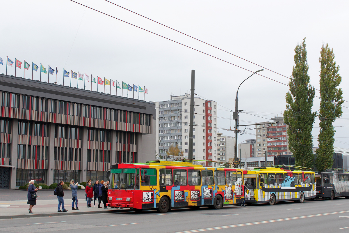 Каунас, Škoda 14Tr11/6 № 321