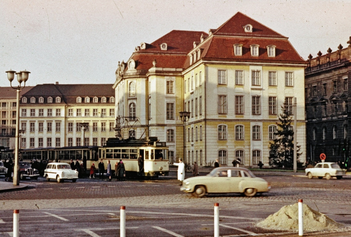Дрезден, Двухосный моторный Dresden № 713; Дрезден — Старые фотографии (трамвай)