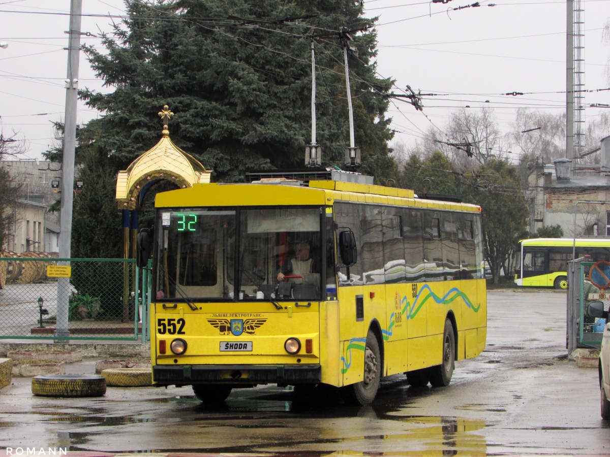 Львов, Škoda 14Tr89/6 № 552