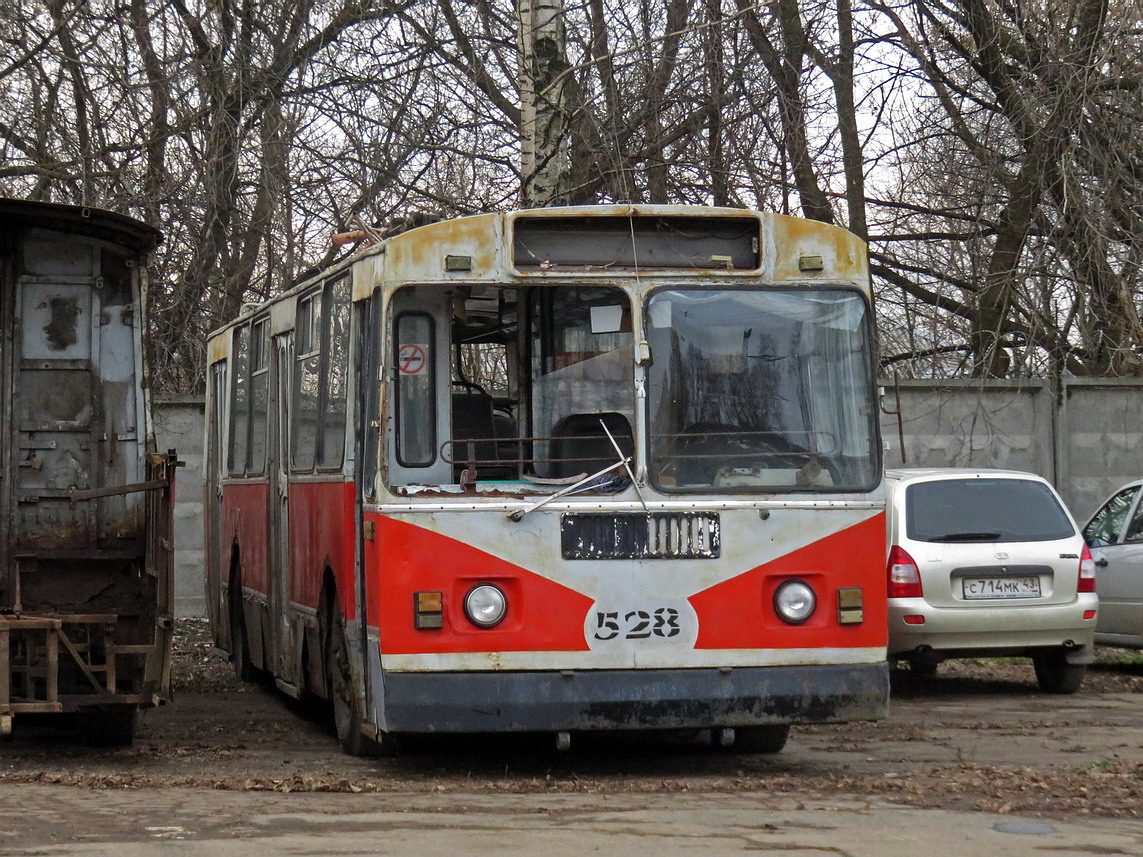 Киров, ЗиУ-682В № 528