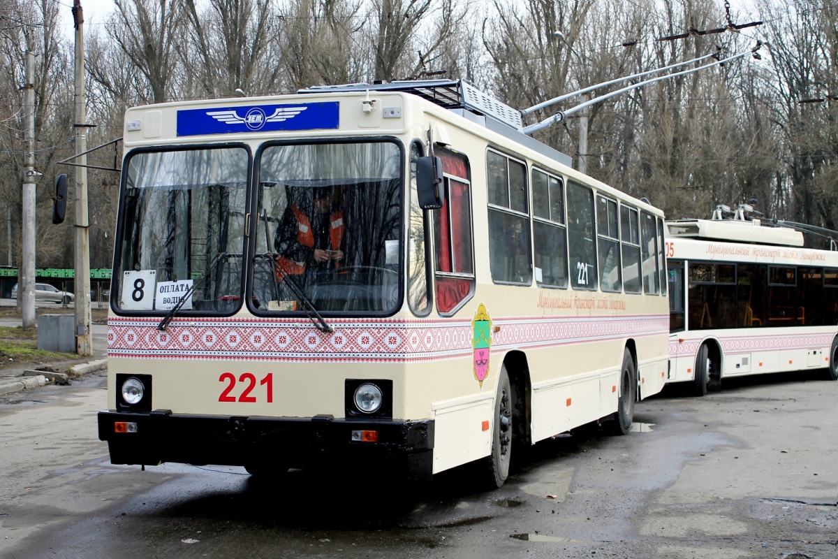 Запорожье, ЮМЗ Т2 № 221