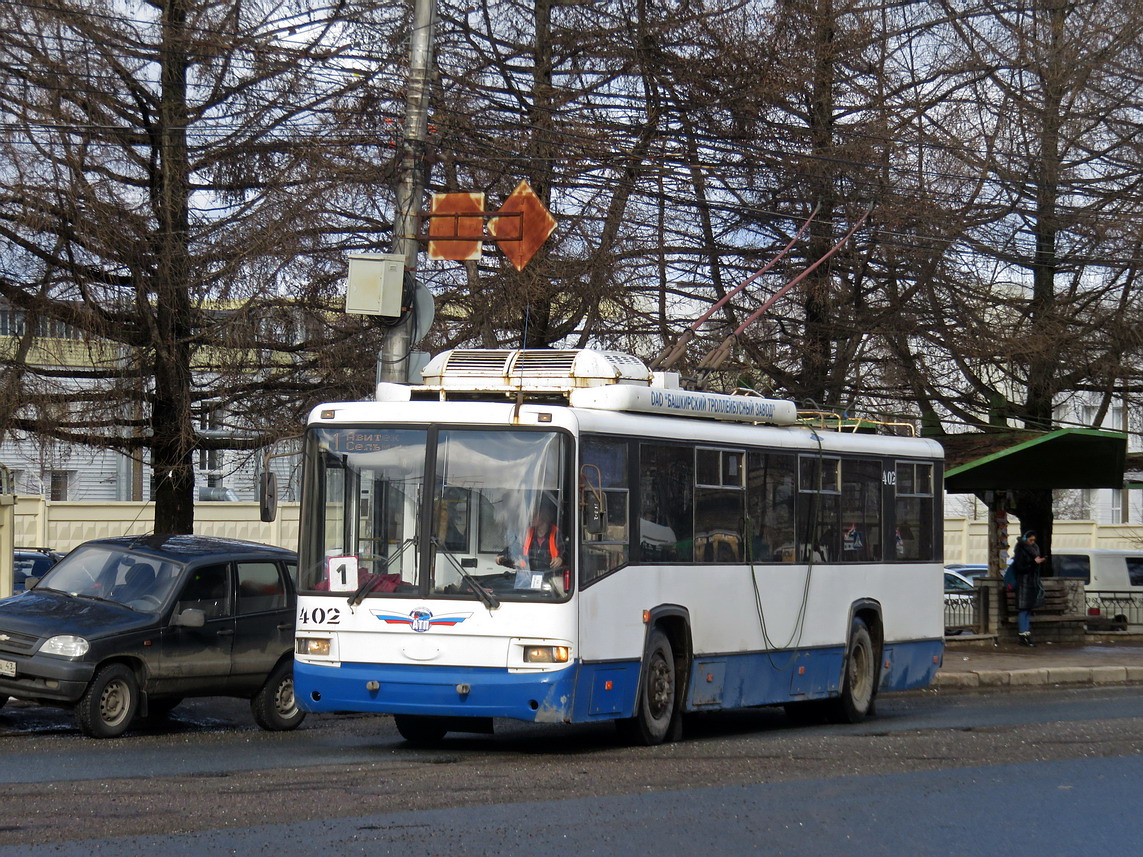 Киров, БТЗ-52767Р № 402