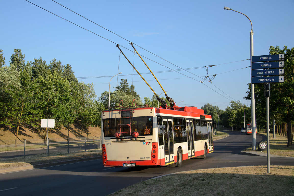 Wilno, MAZ-ETON T203 Amber Nr 1719; Wilno — Unplanned service disruptions, accidents