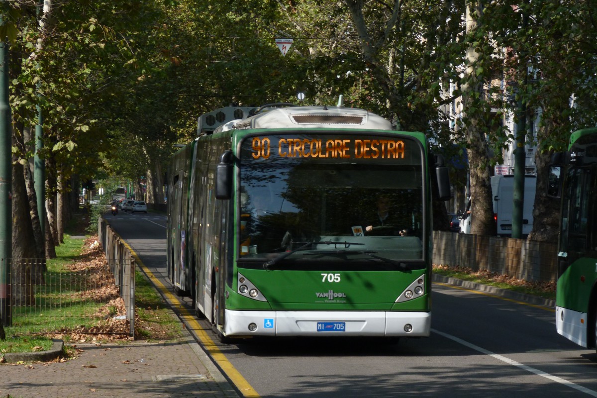 Милан, Van Hool AG 300T № 705