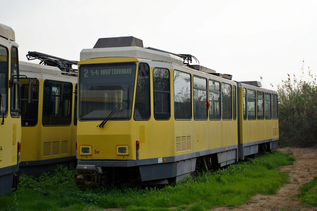 Alexandrie, Tatra KT4DM N°. (6095); Alexandrie — Private Parking area: used Tatra-Trams from Berlin (Cairo — Alexandria Desert Rd)