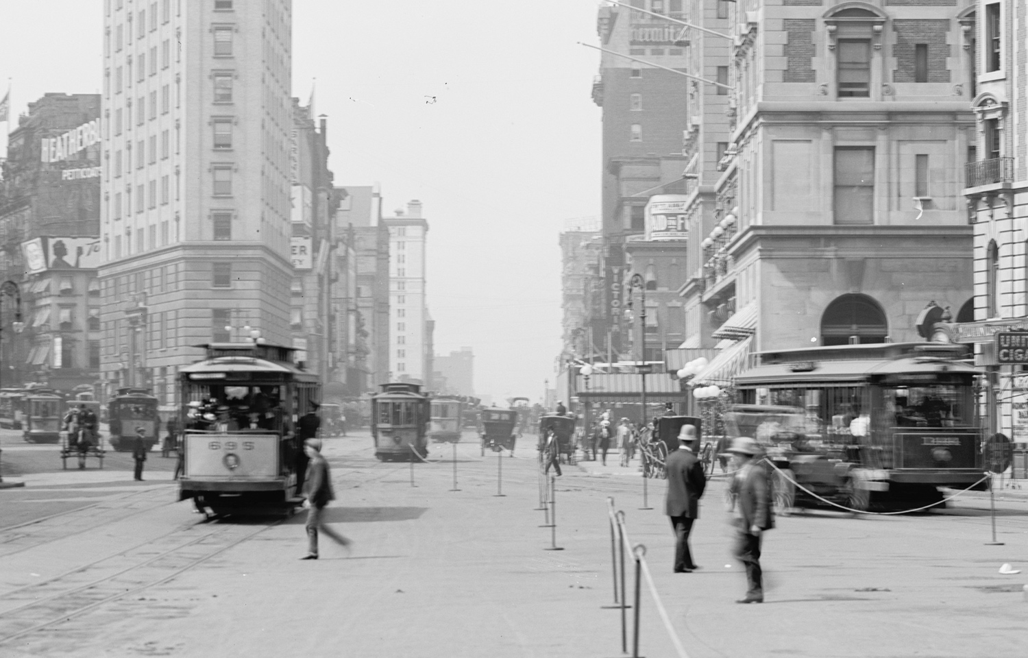 Нью-Йорк, Двухосный моторный Stephenson № 695; Нью-Йорк — Metropolitan Street Railway Co.; Нью-Йорк — Third Avenue Railway System