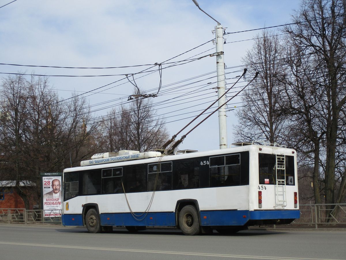 Киров, БТЗ-52767Р № 454
