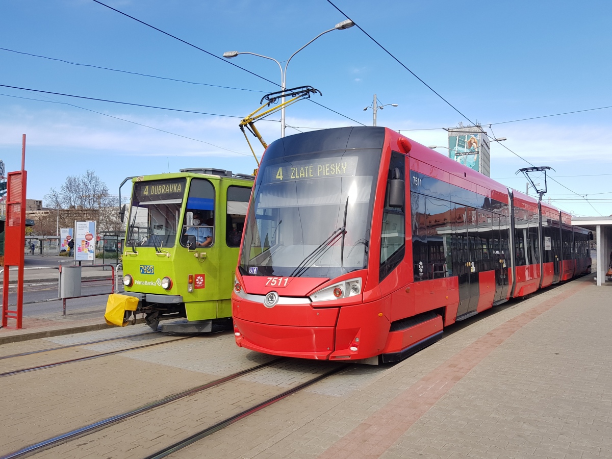 Братислава, Tatra T6A5 № 7925; Братислава, Škoda 30T ForCity Plus № 7511