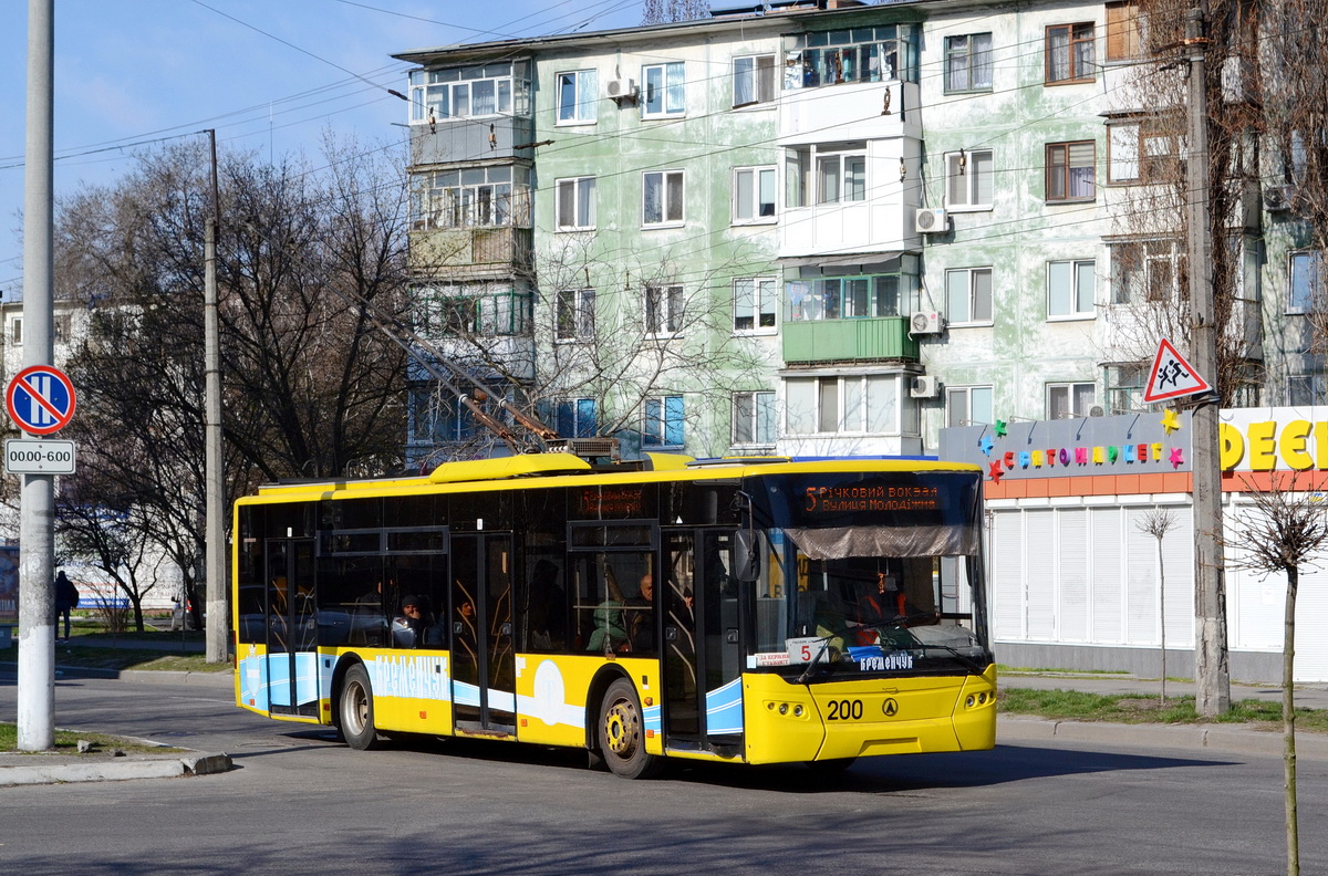 Кременчуг, ЛАЗ E183D1 № 200