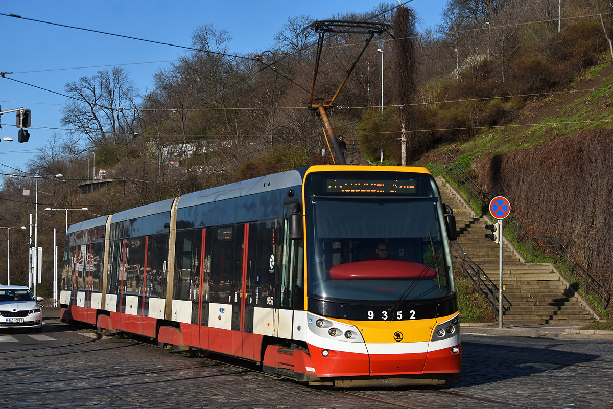 Прага, Škoda 15T4 ForCity Alfa Praha № 9352