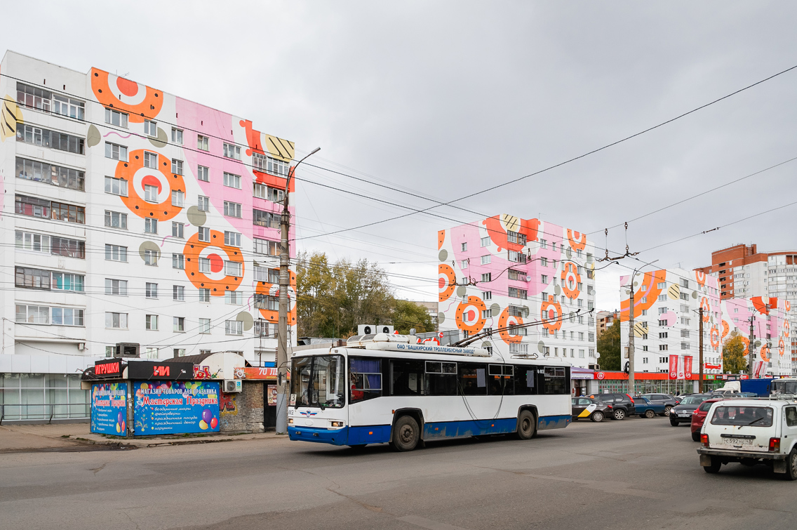 Киров, БТЗ-52767Р № 402