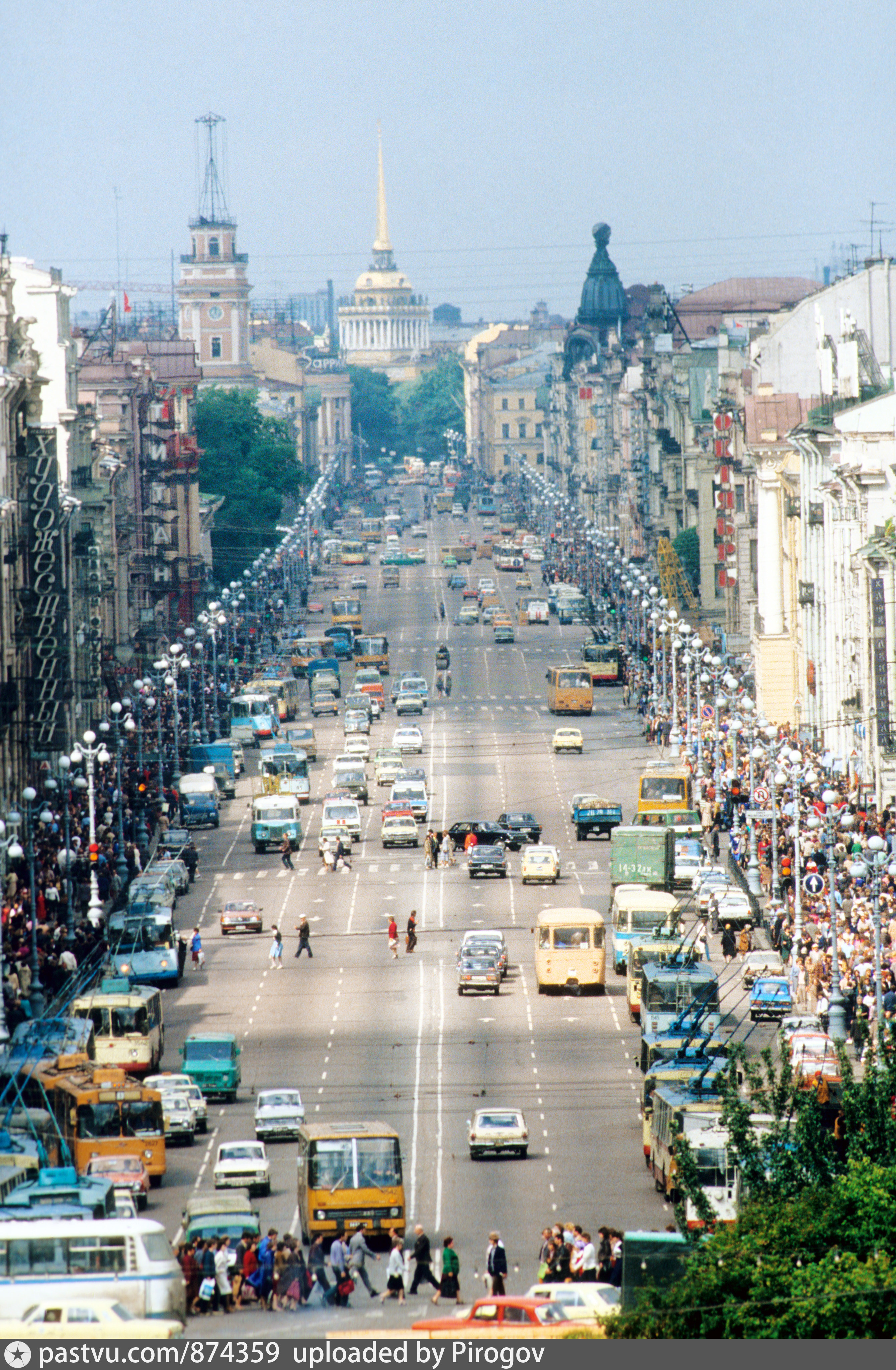 Санкт-Петербург, ЗиУ-682В1 № 3562; Санкт-Петербург, ЗиУ-682В № 2627