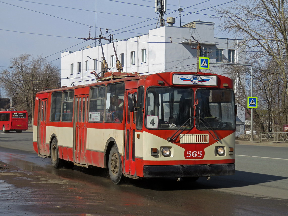 Киров, ЗиУ-682Г [Г00] № 565