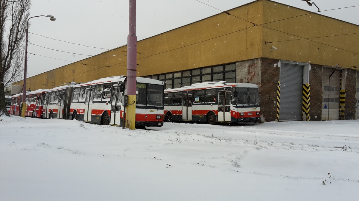 Братислава, Škoda 15Tr07/6 № 6601; Братислава, Škoda 15Tr07/6 № 6607; Братислава, Škoda 15Tr07/6 № 6606