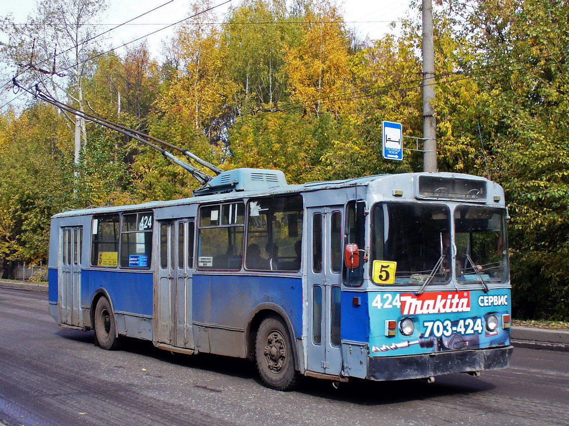 Киров, ЗиУ-682В1 № 424