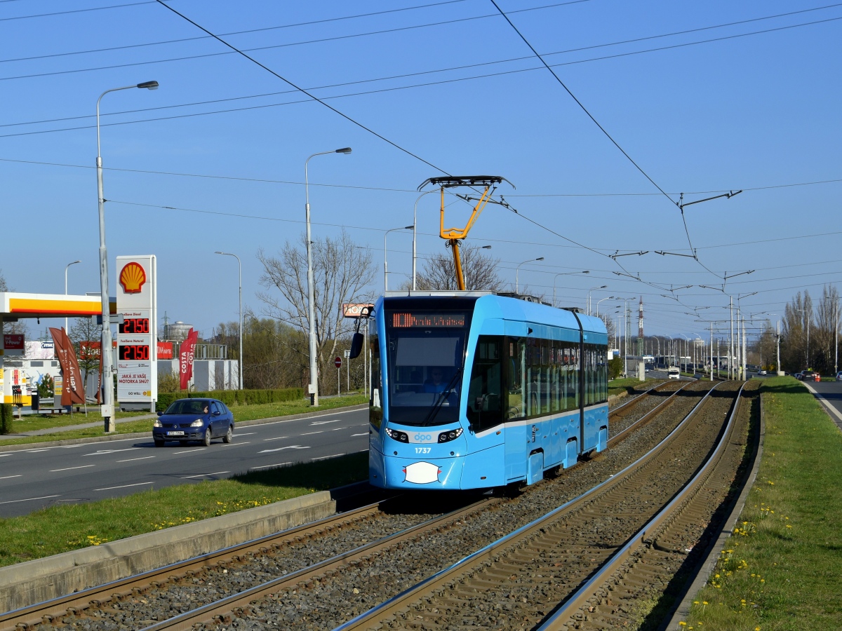 Ostrava, Stadler Tango NF2 # 1737