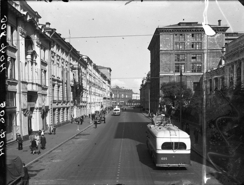 Moskva, MTB-82D № 1325; Moskva — Historical photos — Tramway and Trolleybus (1946-1991)