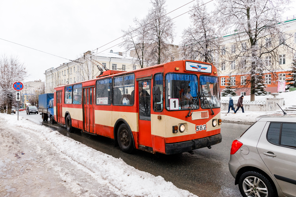 Kirov, ZiU-682G-012 [G0A] č. 582