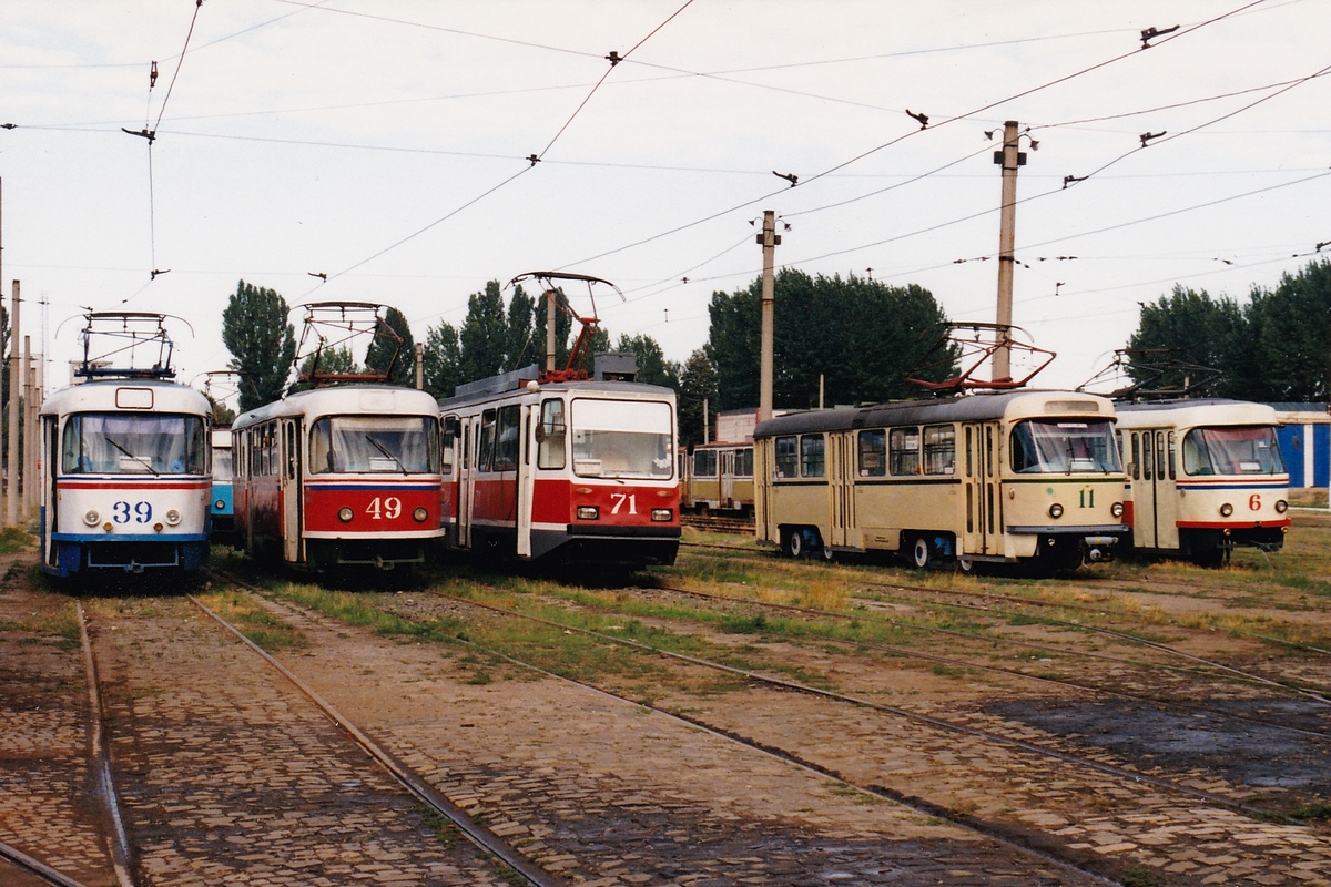 Галац, Tatra T3R № 49; Галац, Timiș TM69E № 71; Галац, Tatra T4D № 11; Галац, Tatra T3R № 6; Галац, Tatra T3R № 39