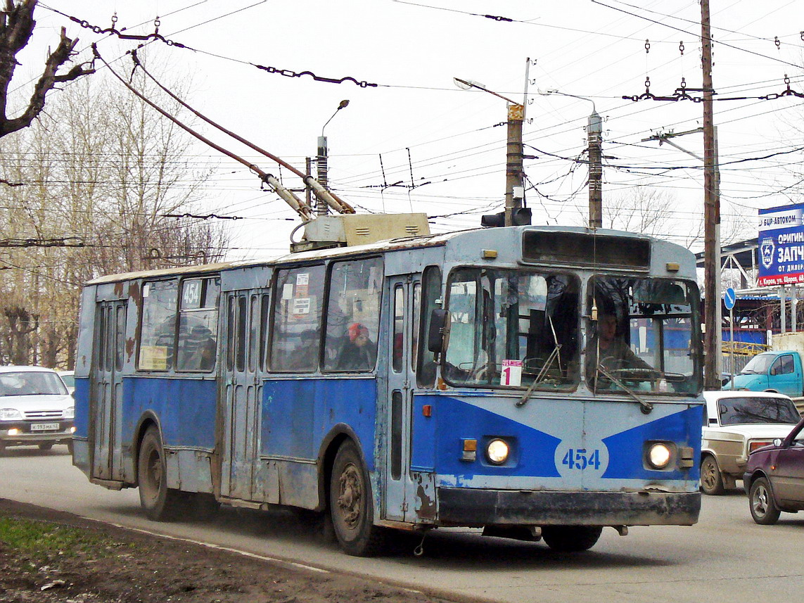 Кіраў, ЗиУ-682В1 № 454