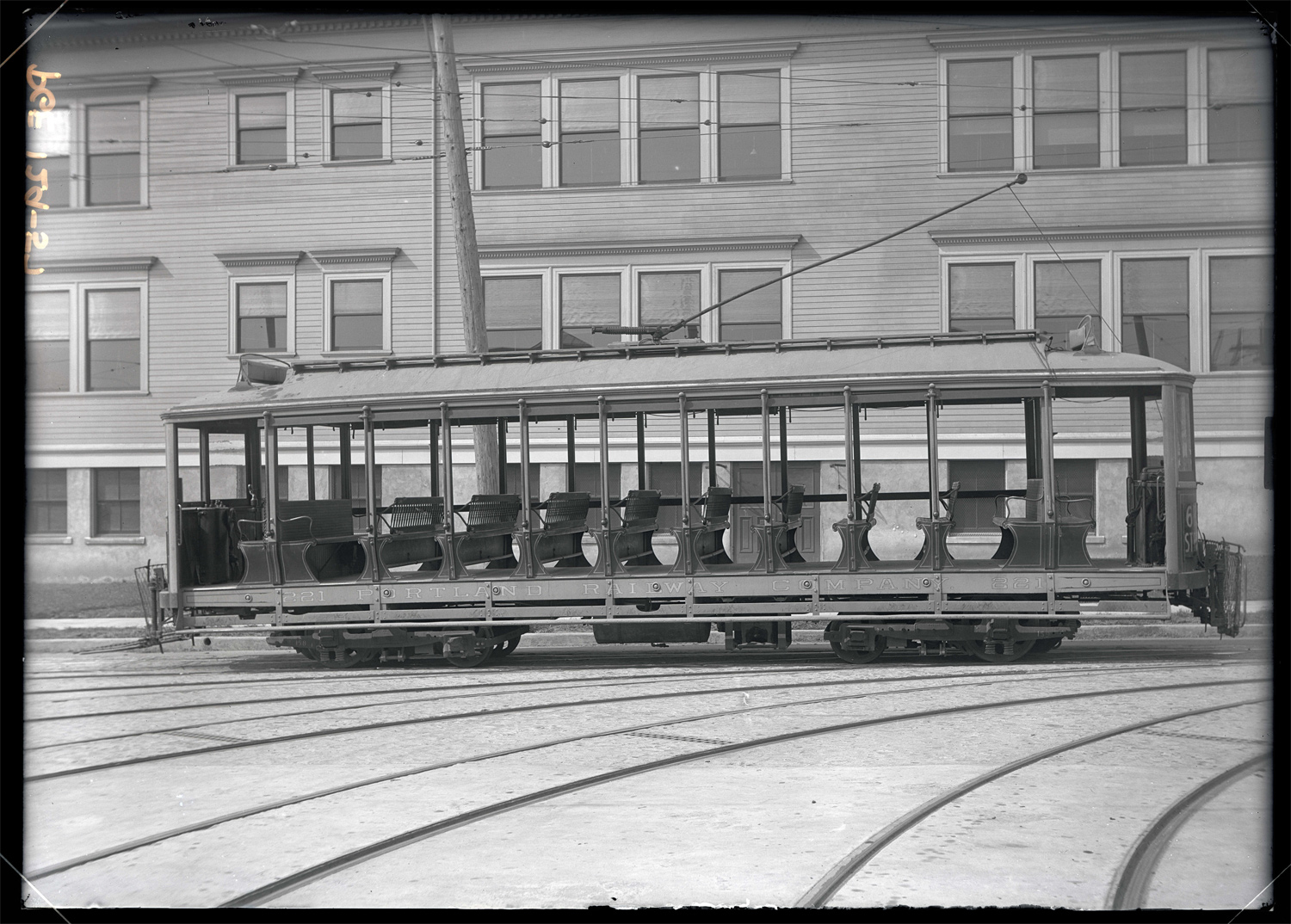 Портленд, OR, Четырёхосный моторный C&SRy № 221