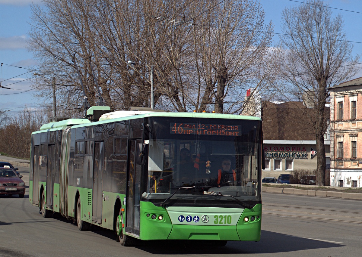 Charkov, LAZ E301D1 č. 3210 Charkov, LAZ E301D1 č. 3210