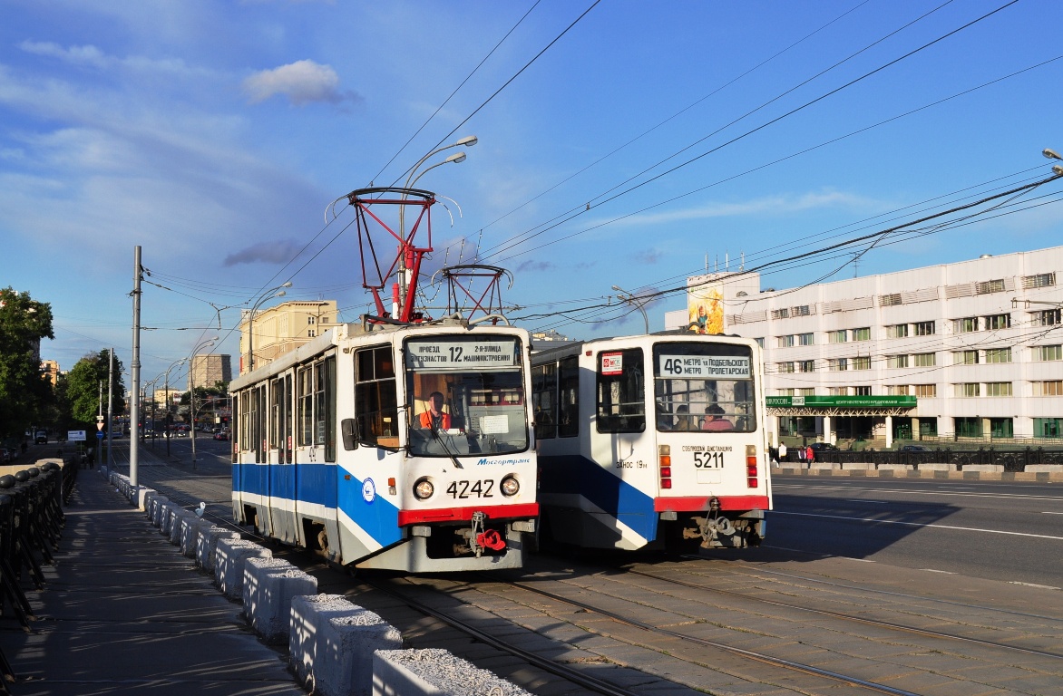 Москва, 71-608КМ № 4242