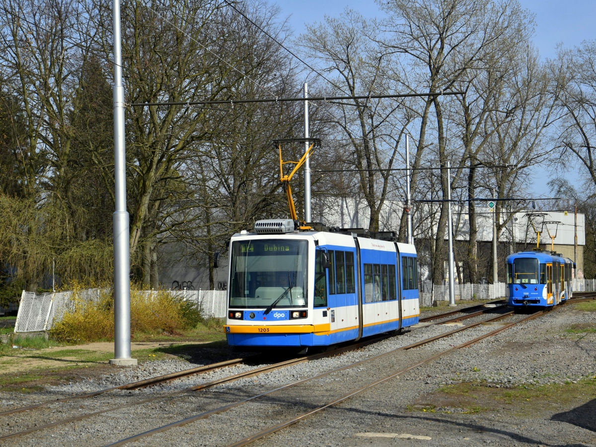 Острава, Škoda 03T2 Astra № 1203; Острава, Vario LFR.E № 1320