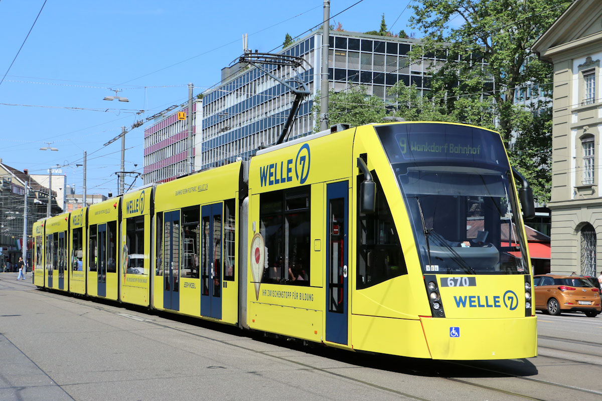 Bern, Siemens Combino XL č. 670