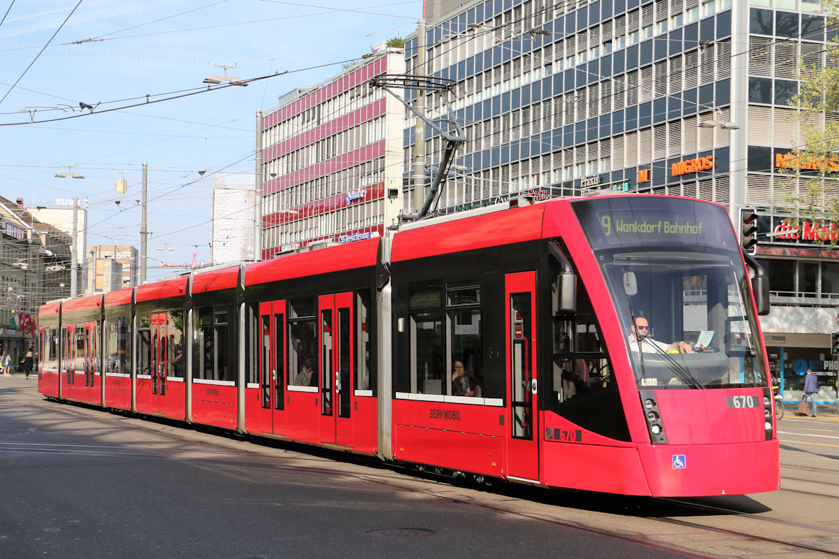 Bern, Siemens Combino XL Nr. 670