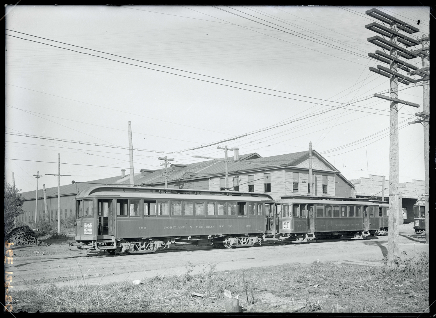 Портленд, OR, Четырёхосный моторный C&SRy № 196; Портленд, OR, Четырёхосный прицепной Portland Ry. № 351