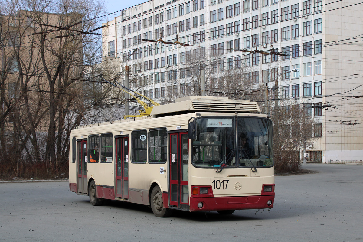 Челябинск, ЛиАЗ-5280 (ВЗТМ) № 1017