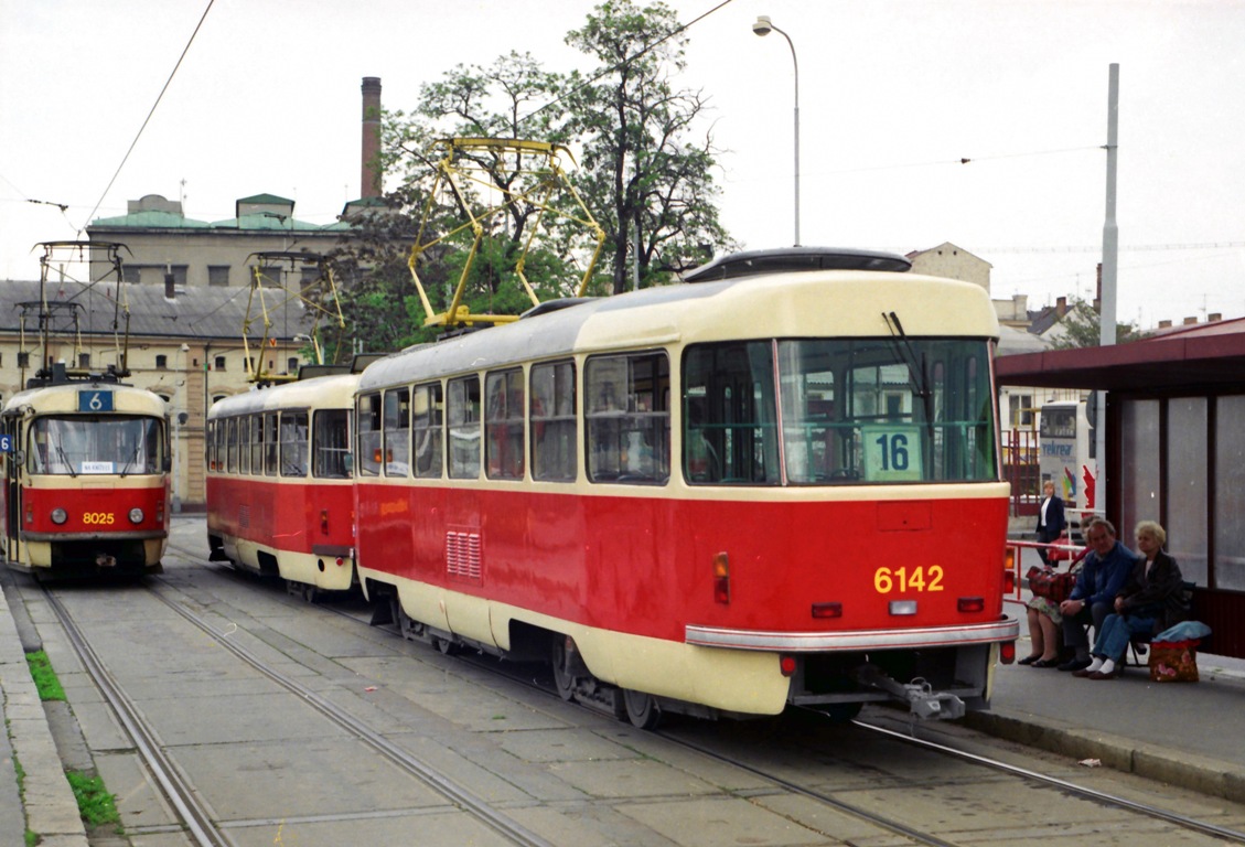 Prága, Tatra T3 — 6142; Prága, Tatra T3M — 8025