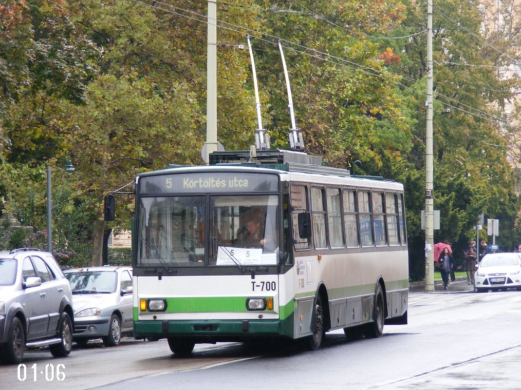 Сегед, Škoda 14Tr13/6 № T-700