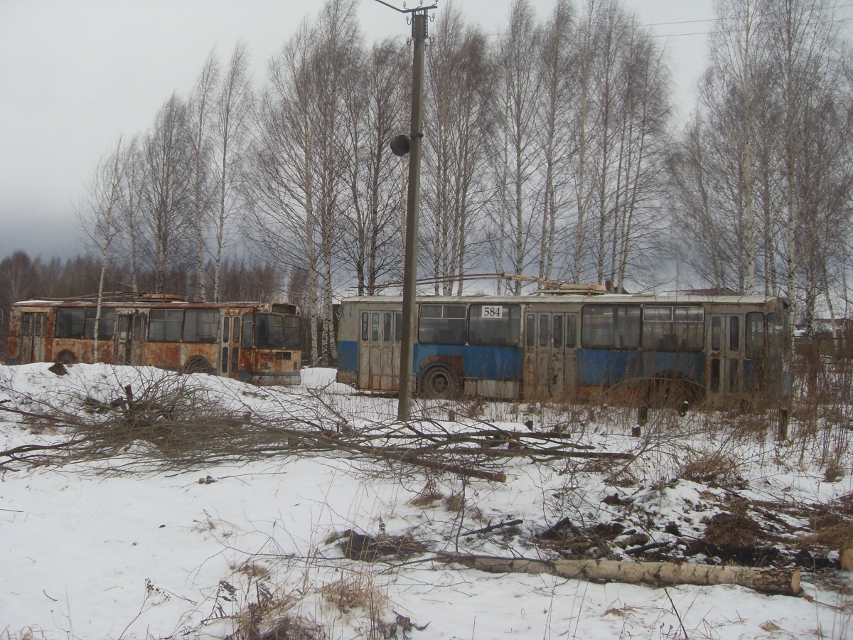 Йошкар-Ола, ЗиУ-682 (УРТТЗ) № 94; Йошкар-Ола, ЗиУ-682Г-012 [Г0А] № 584; Йошкар-Ола — Частная коллекция городского электротранспорта