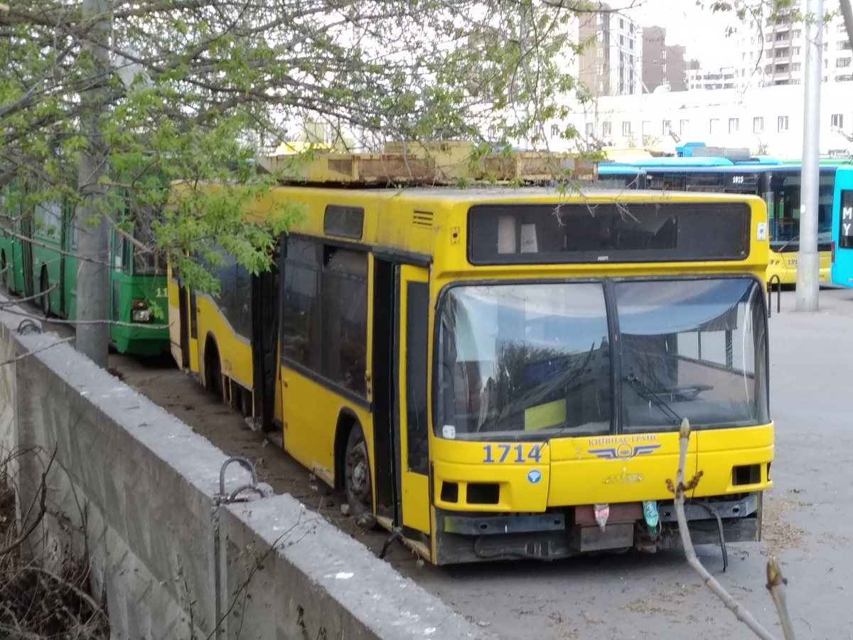 Киев, МАЗ-103Т № 1714